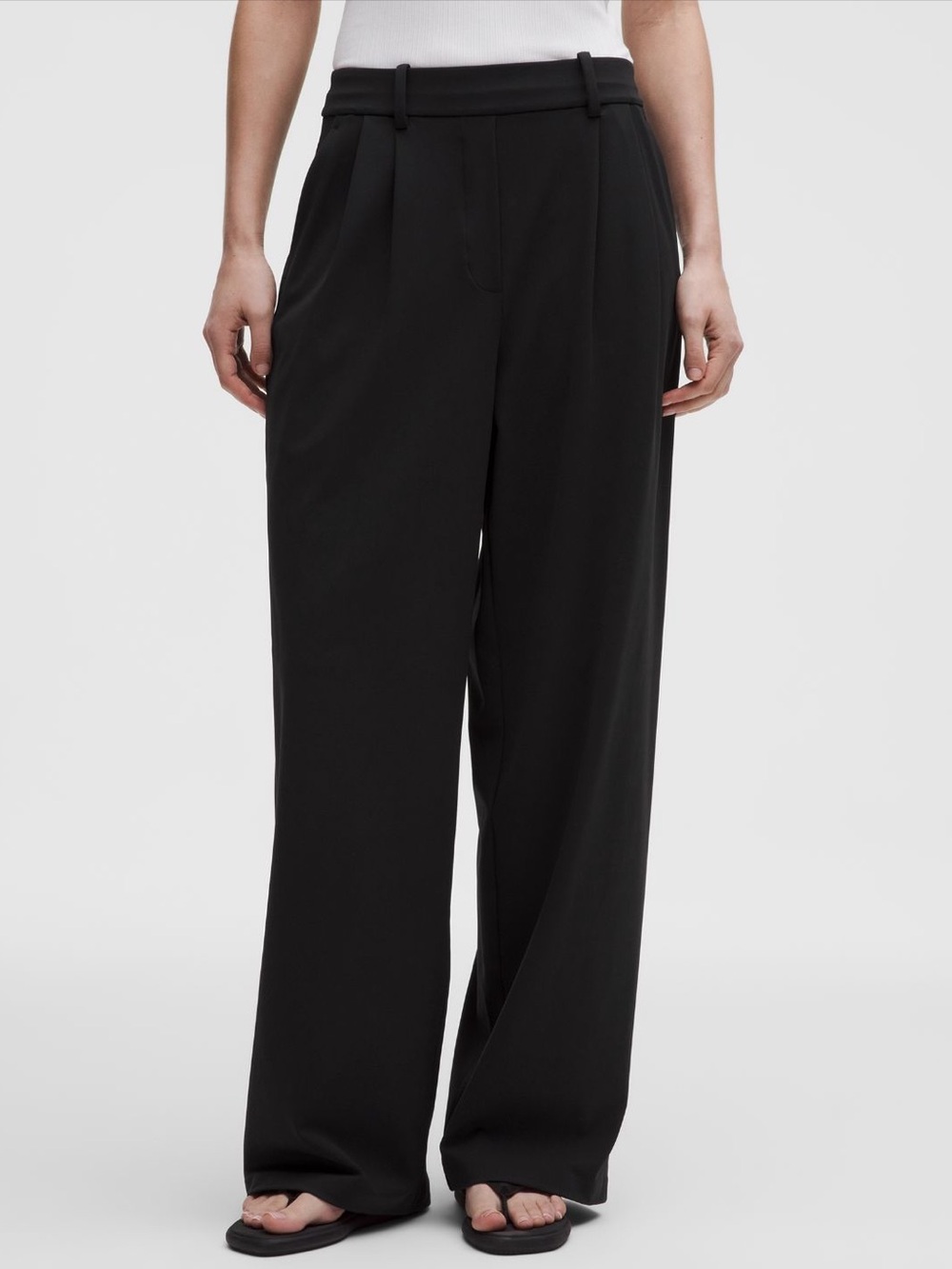 NWT Lululemon Daydrift High-Rise Trouser Black Short